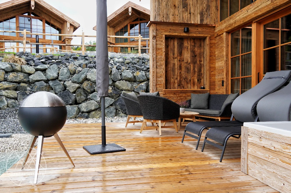 Zwischen Gipfelblick und Kaminfeuer: ein Wochenende im Alpzitt Chaletdorf