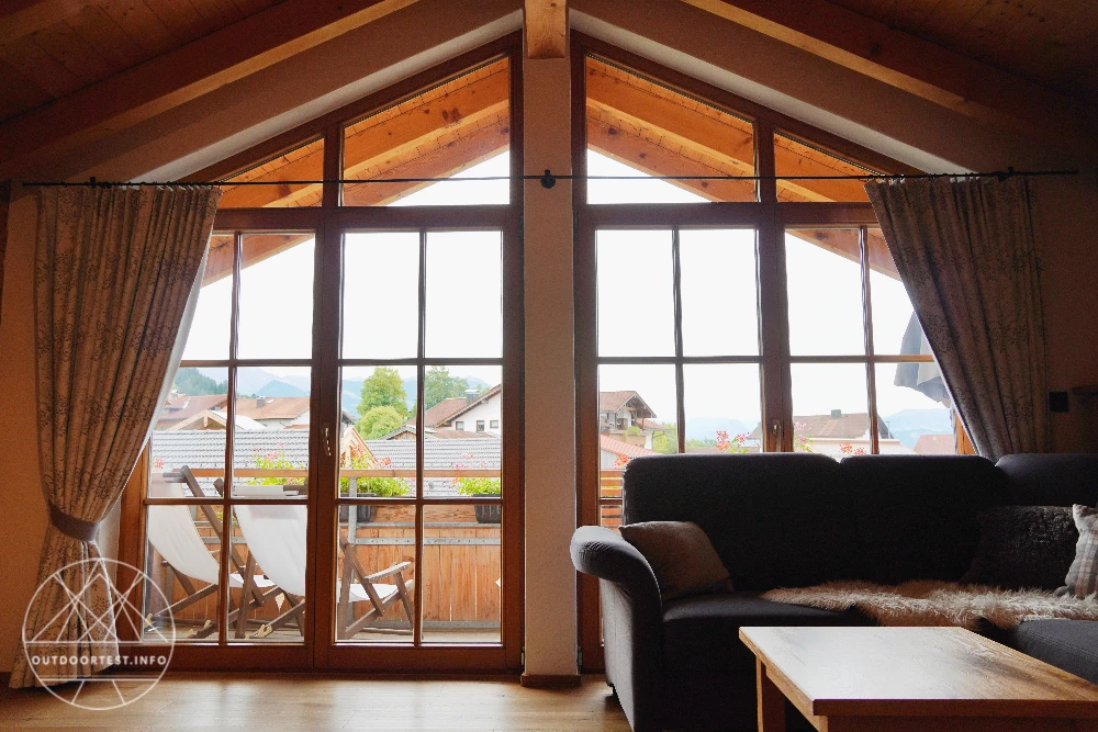 Zwischen Gipfelblick und Kaminfeuer: ein Wochenende im Alpzitt Chaletdorf