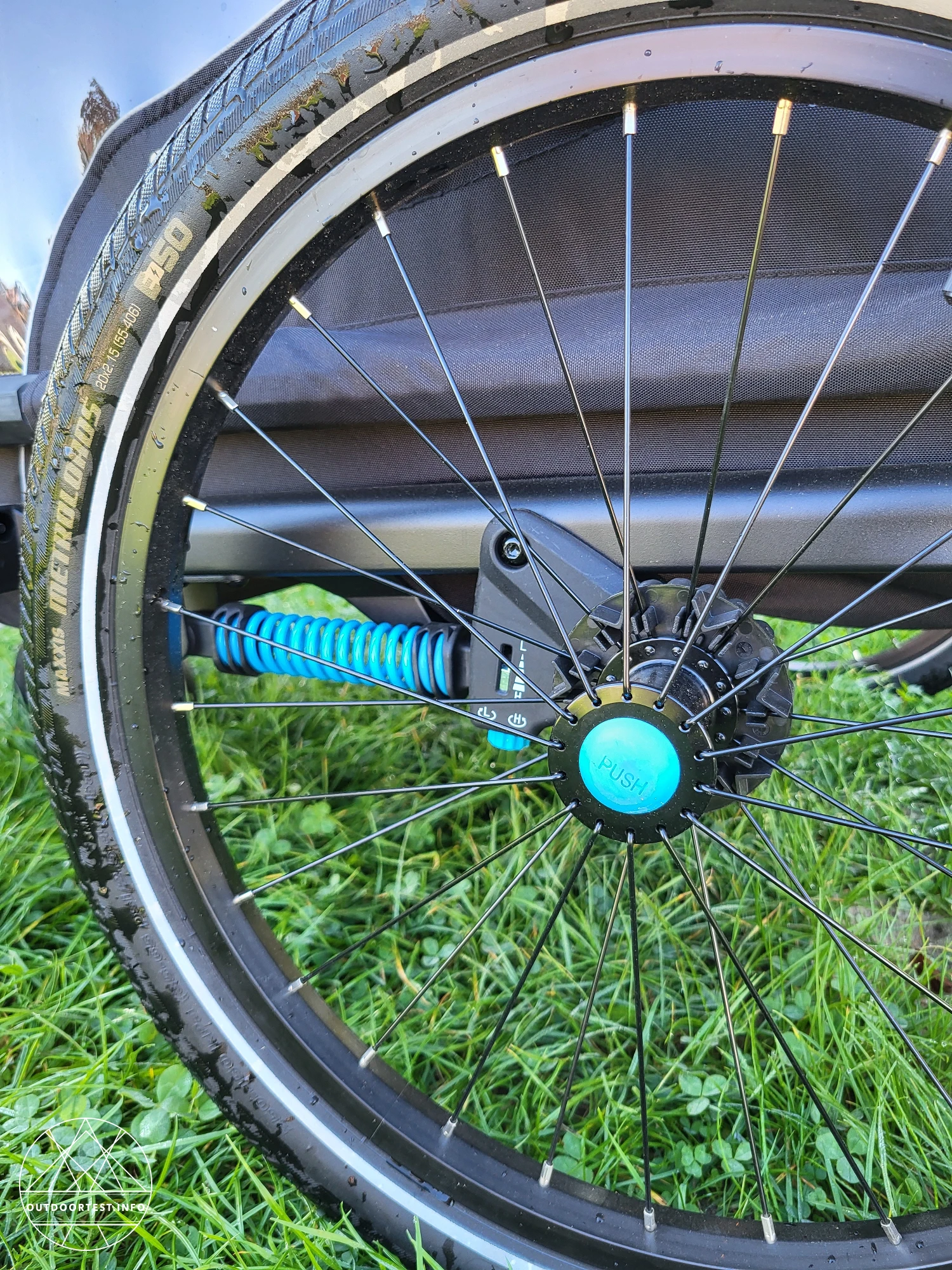 CUBE Kinder Fahrradanhänger Double CMPT mit Jogger Kit und Babyschale