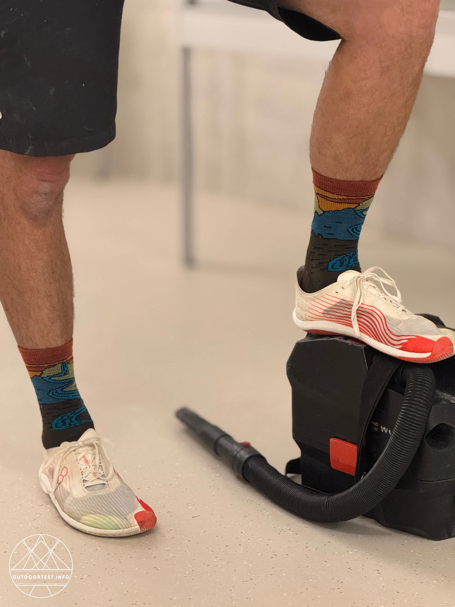 Darn Tough - 5020 Men's Chasing Waterfalls Micro Crew Lightweight Hiking Socks