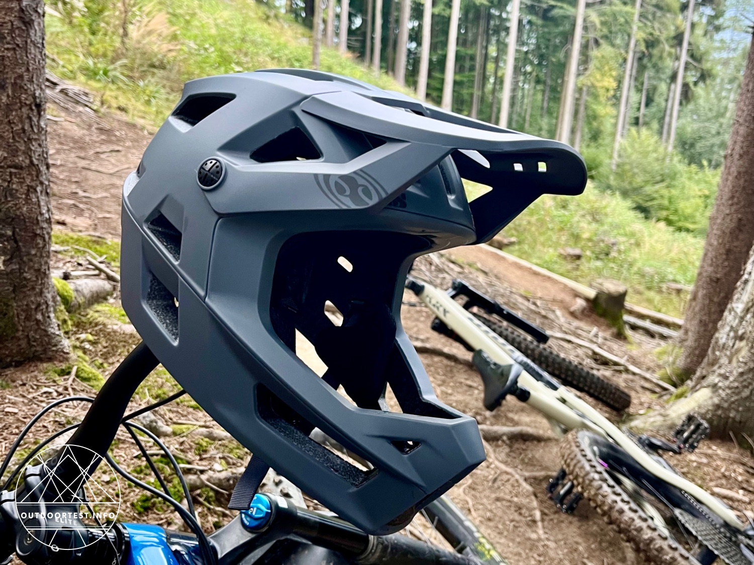 IXS Helm Trigger FF MIPS graphit