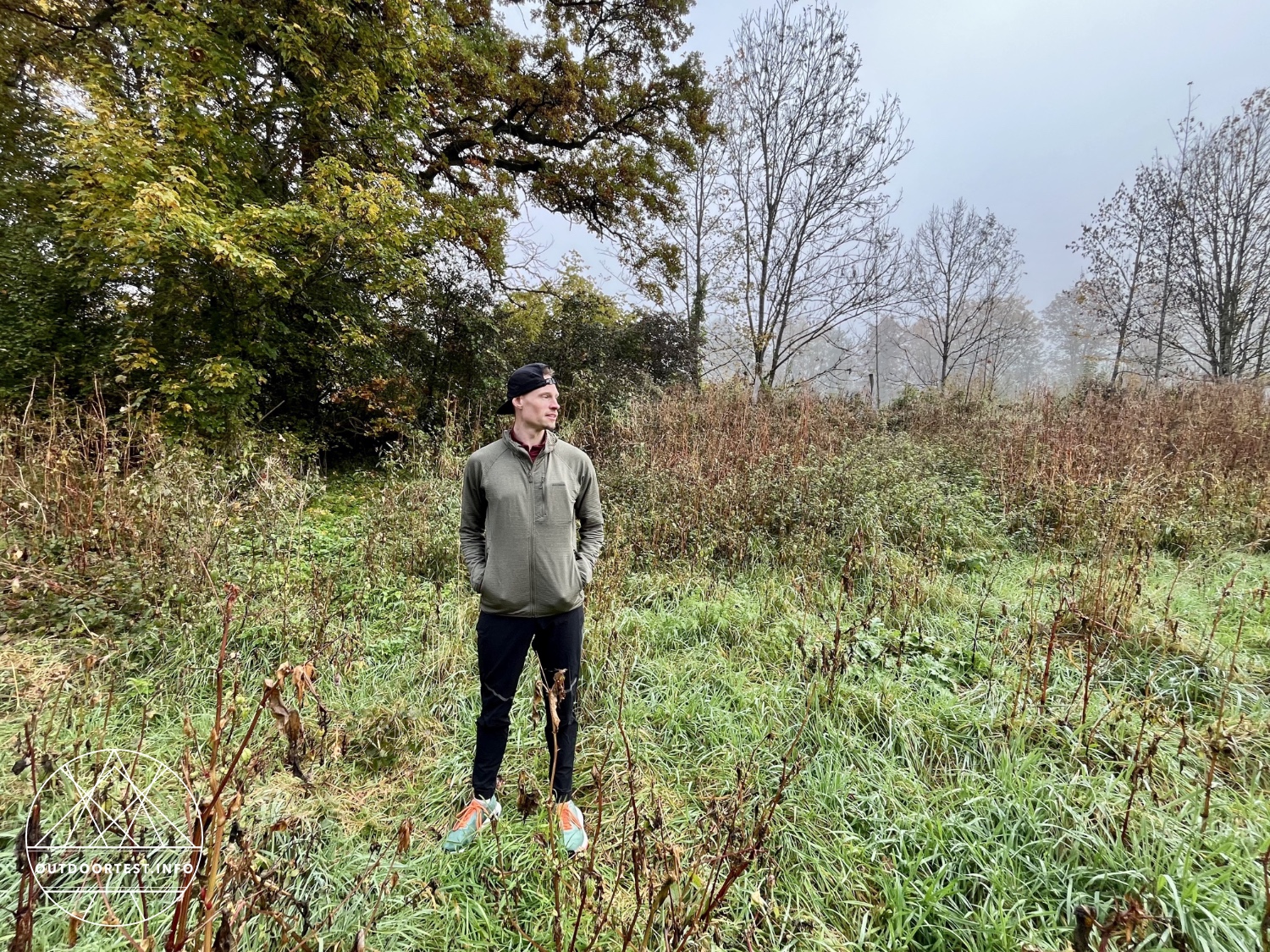 SALOMON - ESSENTIAL LIGHTWARM