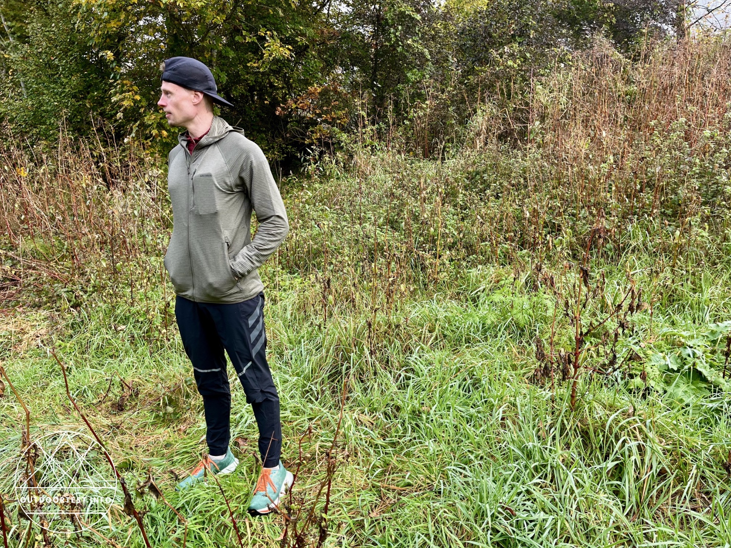 SALOMON - ESSENTIAL LIGHTWARM