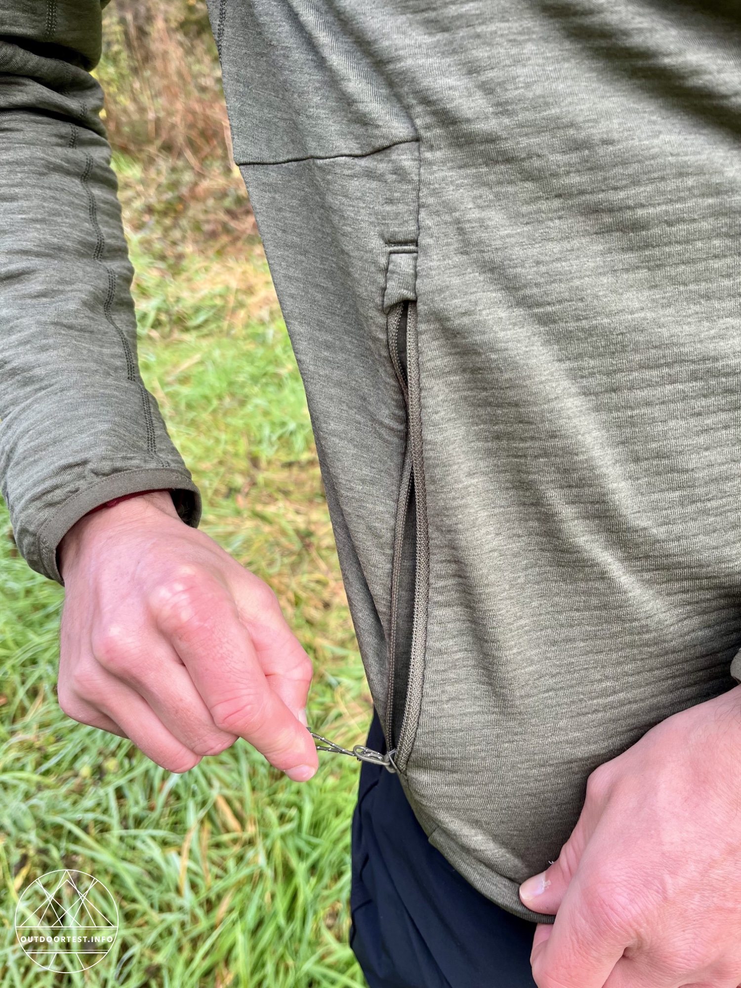 SALOMON - ESSENTIAL LIGHTWARM