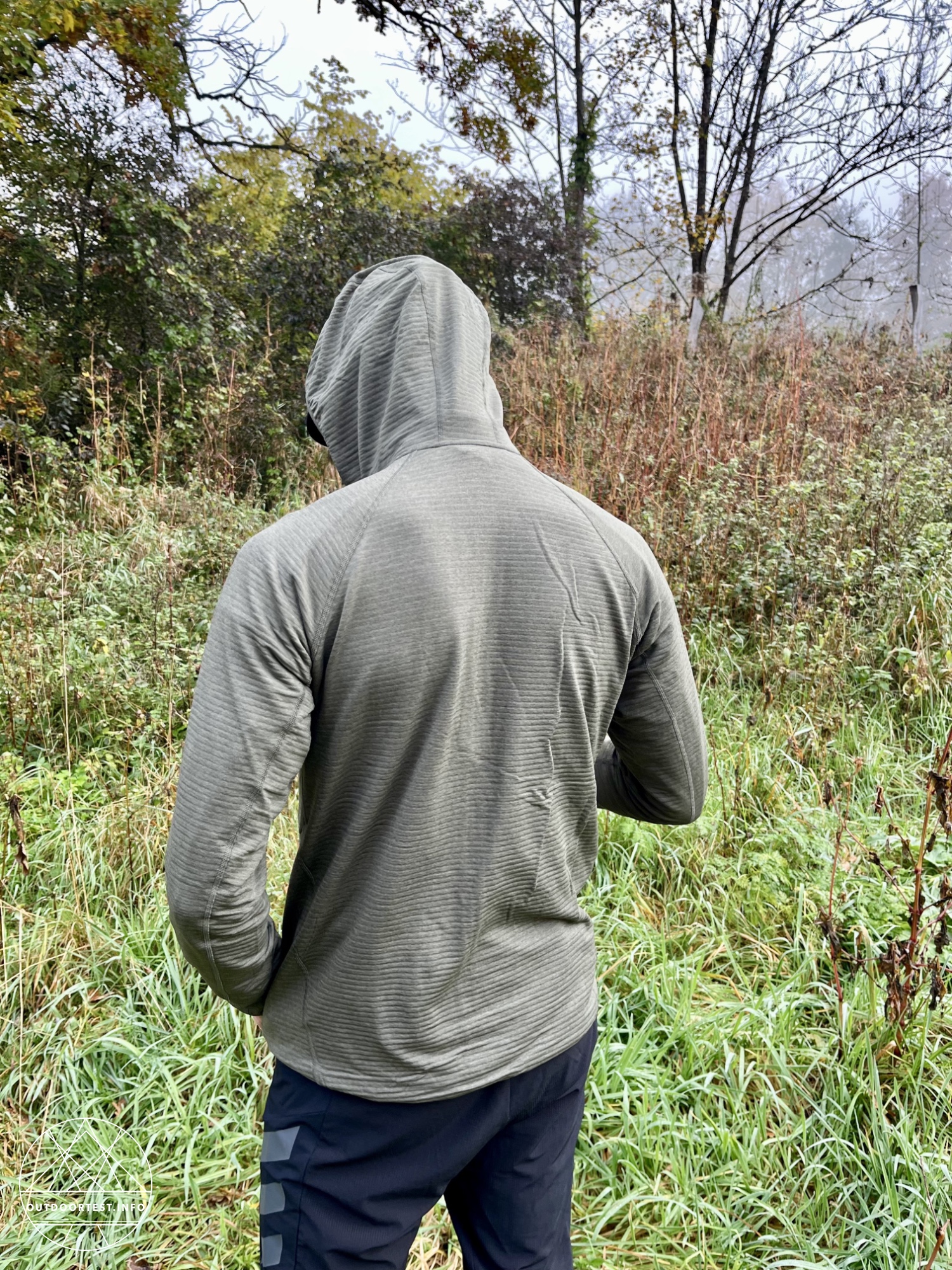 SALOMON - ESSENTIAL LIGHTWARM