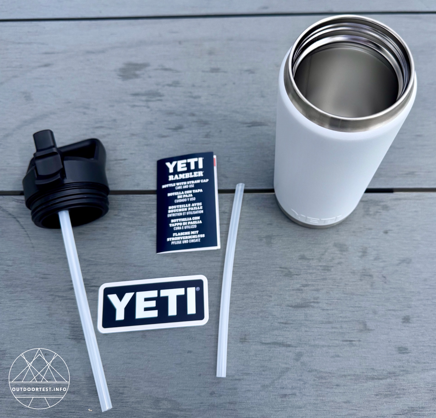 YETI - Rambler 26 oz Flasche mit Trinkhalmdeckel
