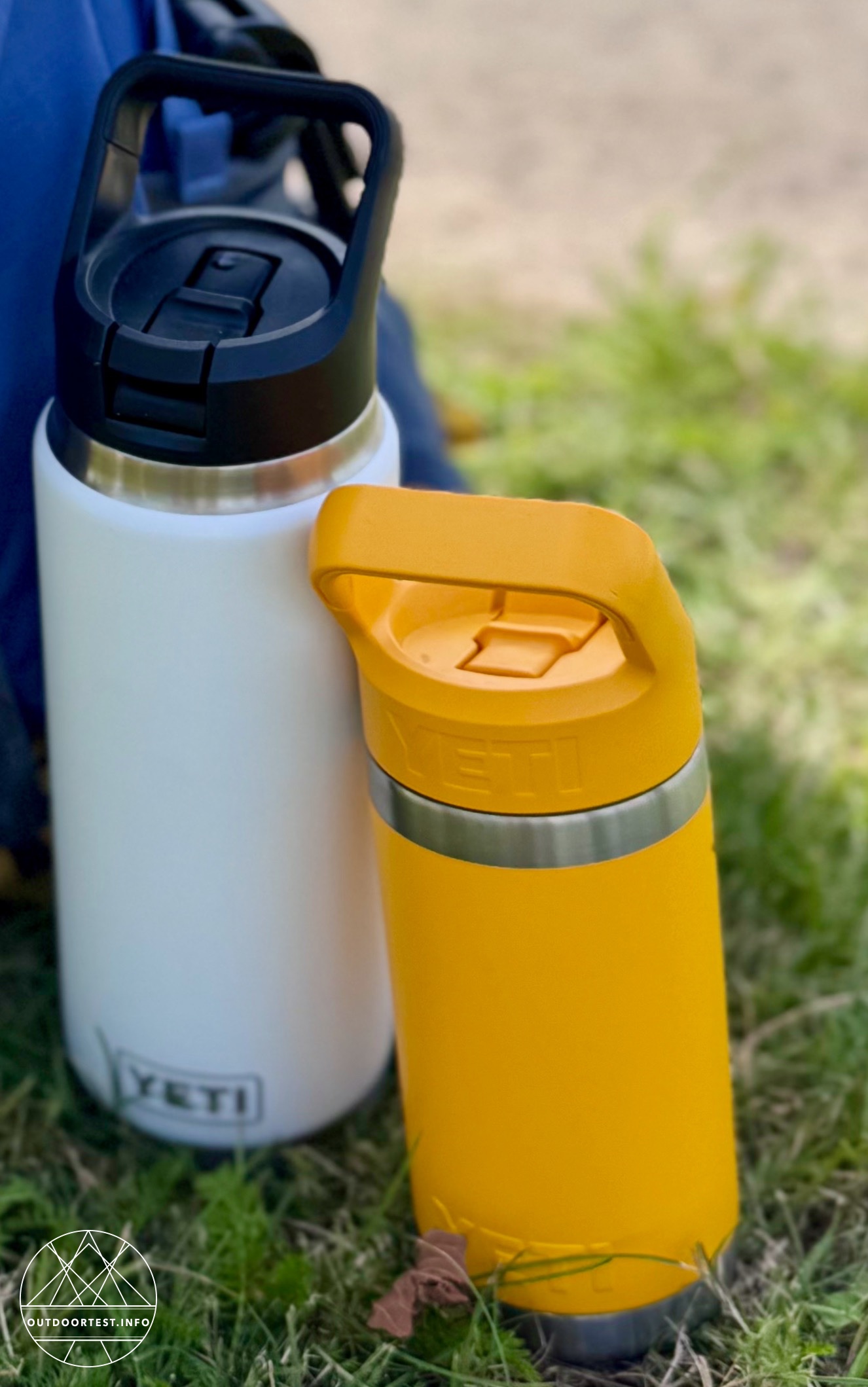 YETI - Rambler 26 oz Flasche mit Trinkhalmdeckel