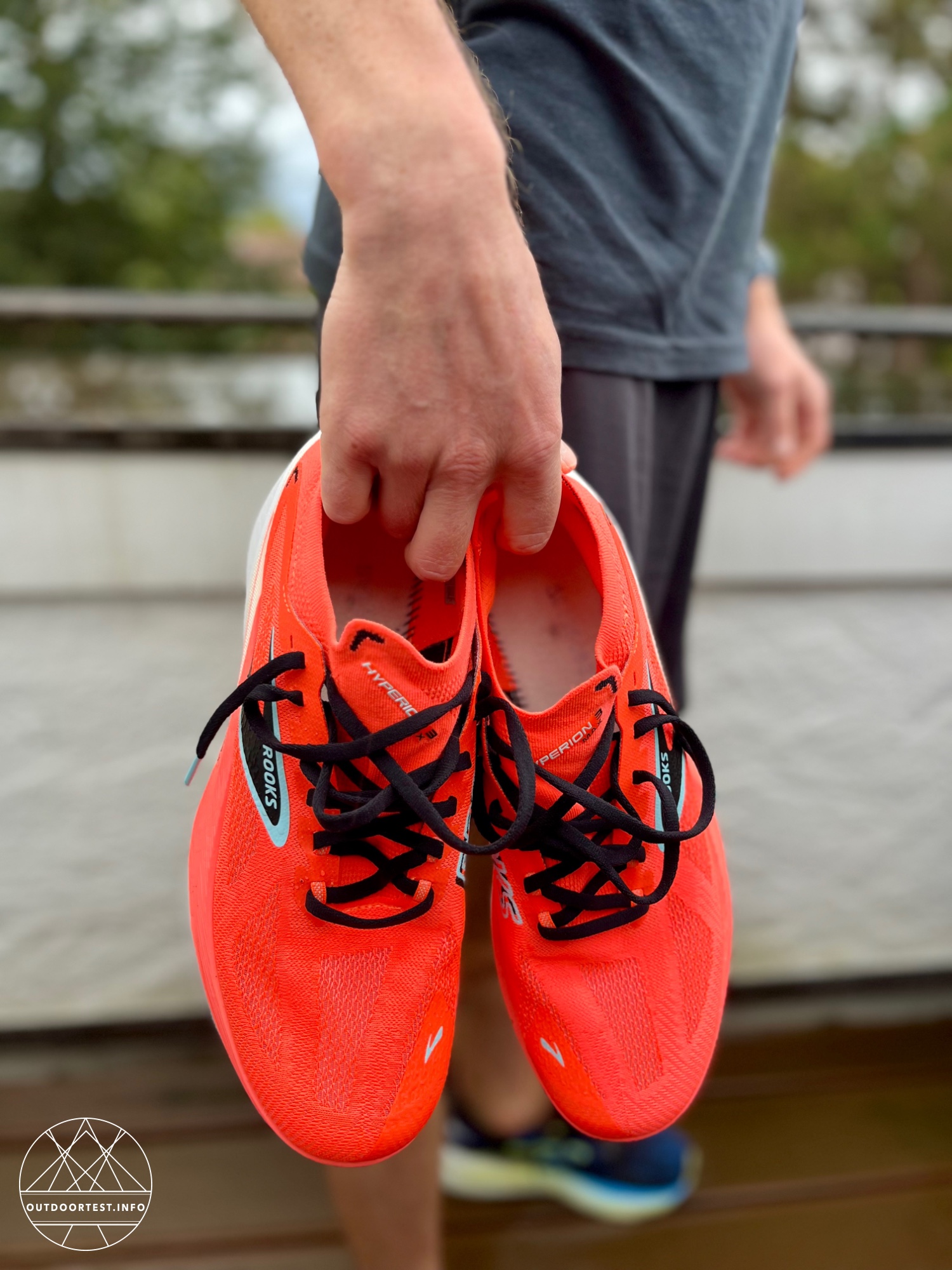 BROOKS Hyperion Max 3