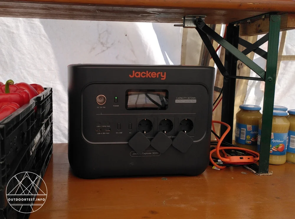 Jackery Explorer 3000 v2 mit SolarSaga 200W