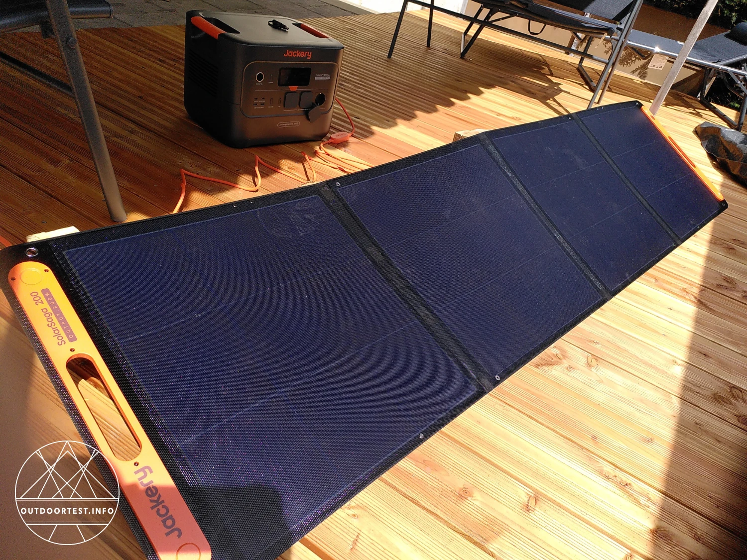 Jackery Explorer 3000 v2 mit SolarSaga 200W