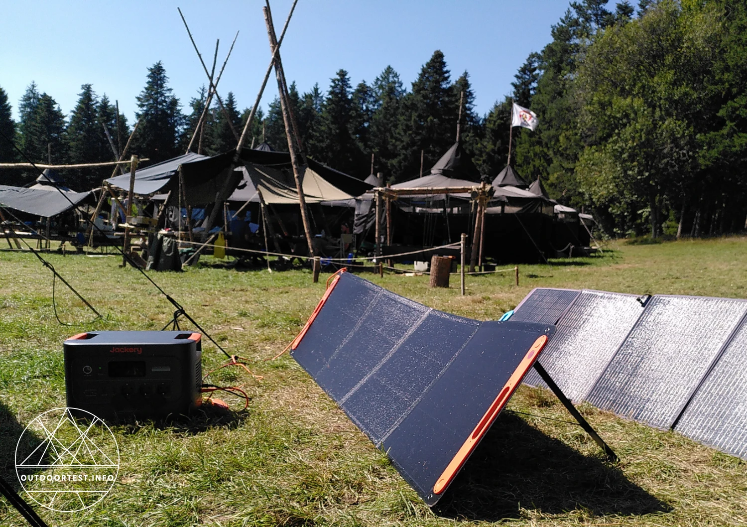 Jackery Explorer 3000 v2 mit SolarSaga 200W