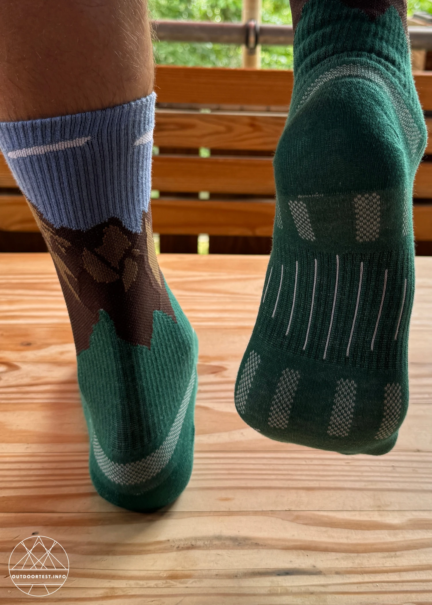 Wrightsock - STRIDE Wandersocke mit Bergmotiv