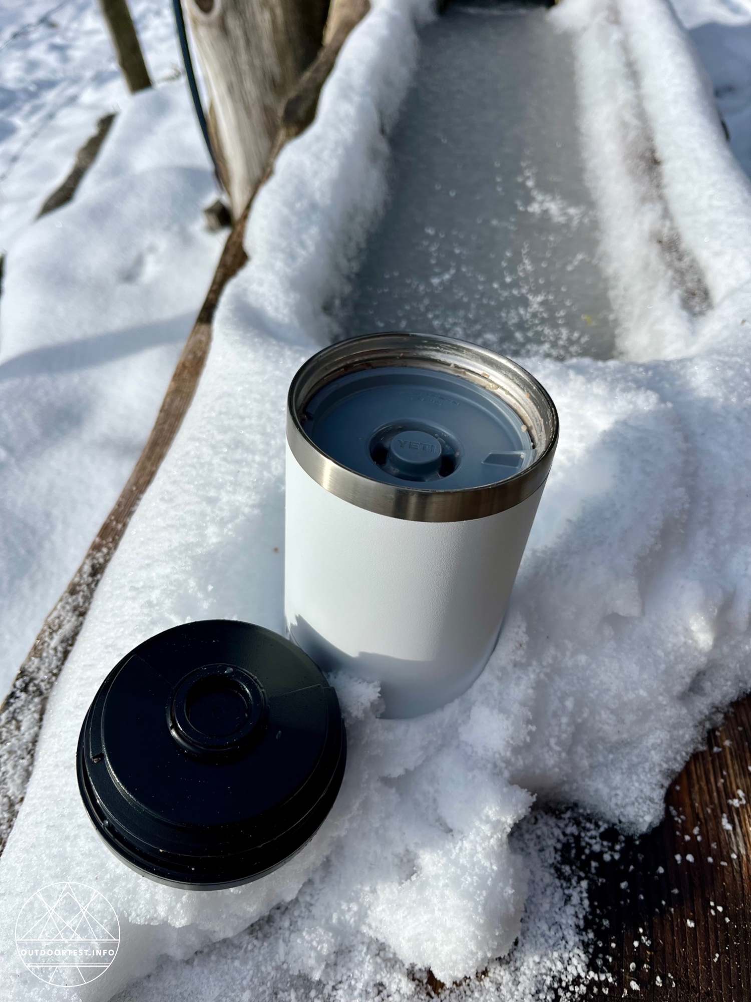 YETI 16 OZ (473 ML) ISOLIERTER ESSENSBEHÄLTER