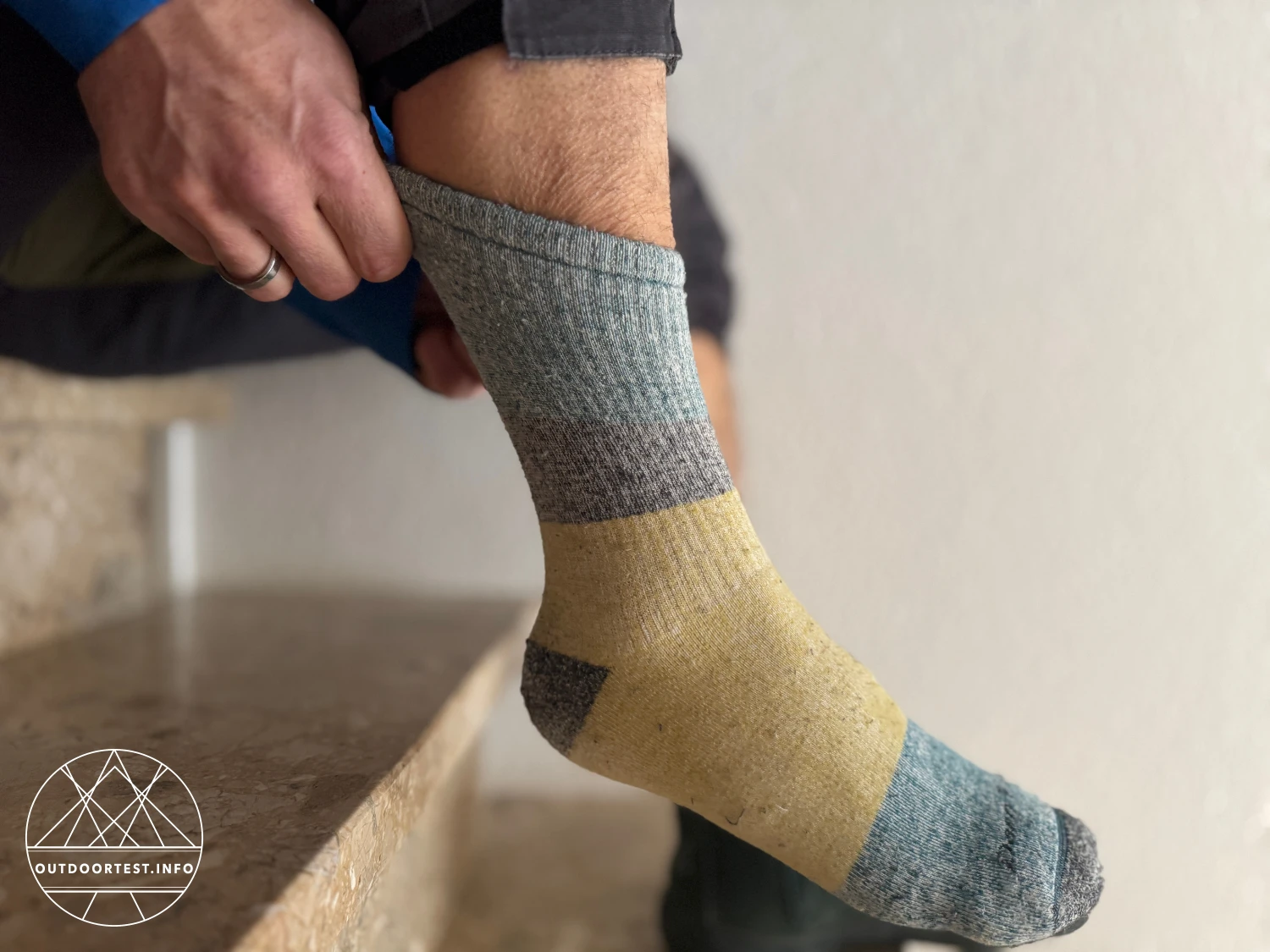 Darn Tough - Men's Mountaineering Micro Crew Heavyweight Hiking Socks