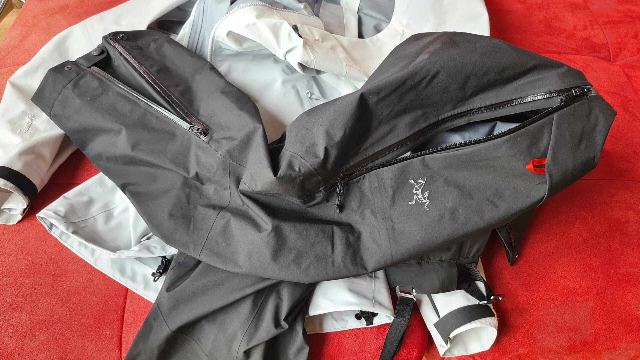 Arc´teryx - Beta AR Hardshell-Jacke und Beta Regenhose