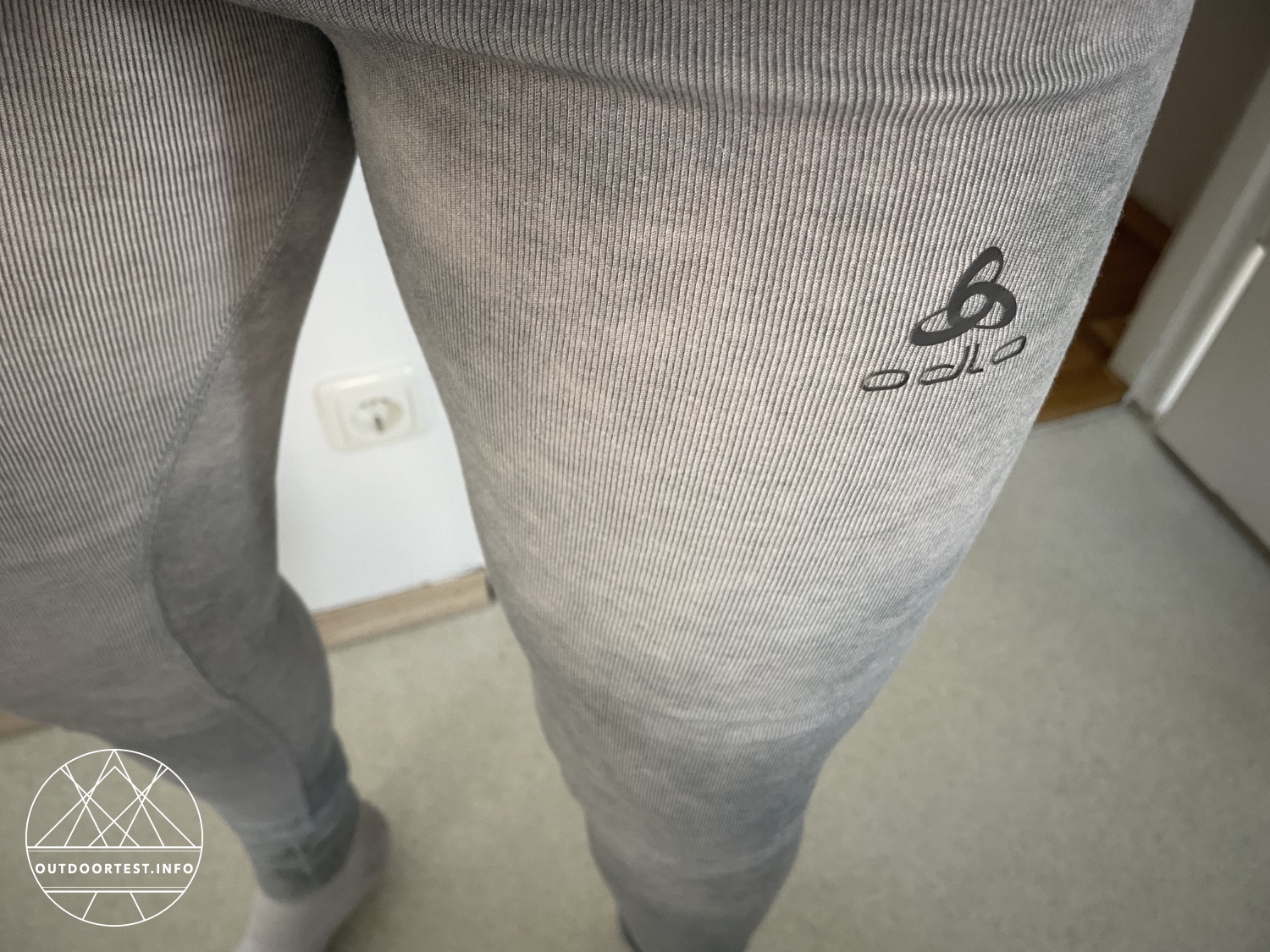 ODLO X POW - Collective Voices Active Warm Base-Layer Shirt & Tights mit Print