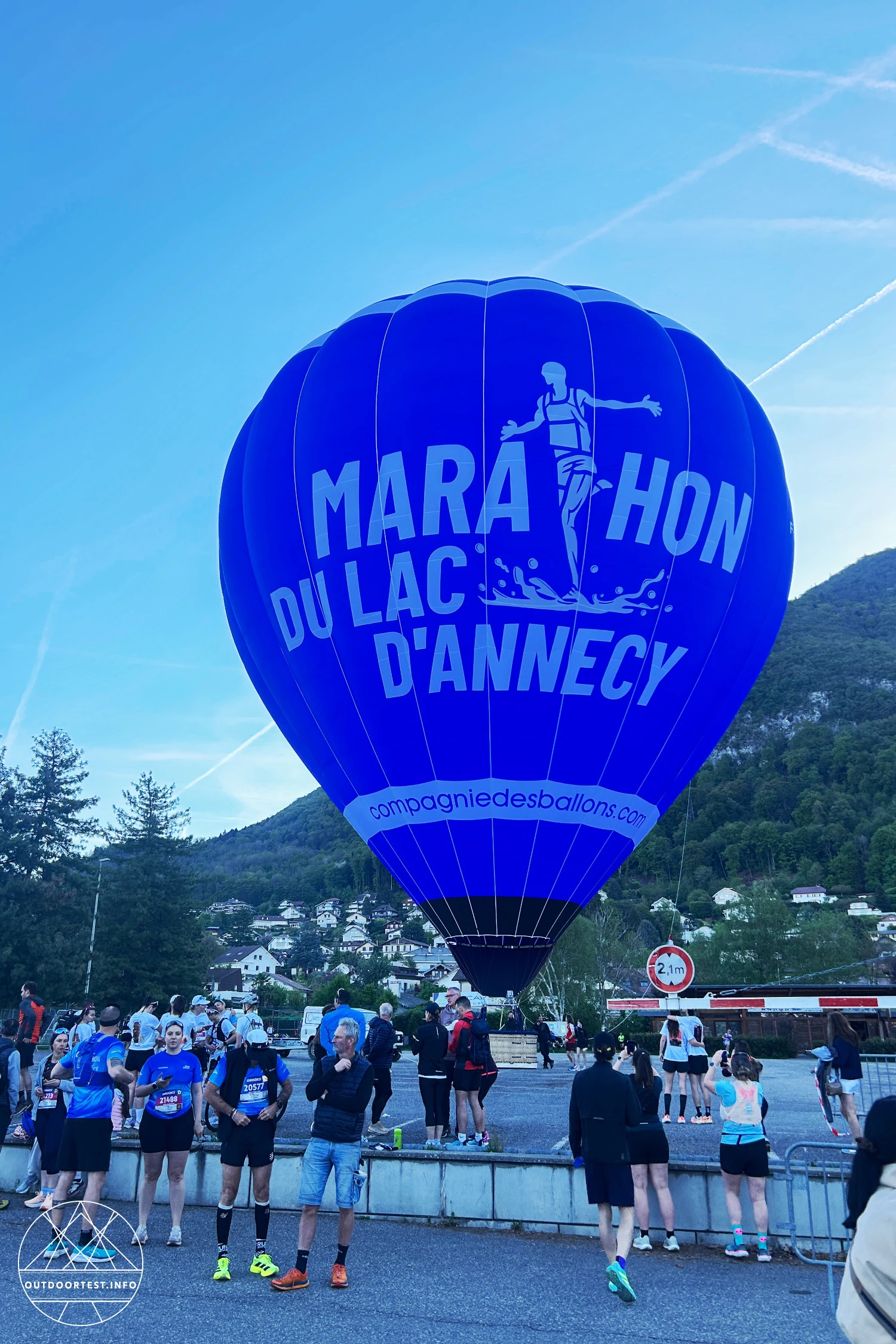 Halbmarathon zwischen Alpen und See - Brooks Marathon du lac d'Annecy