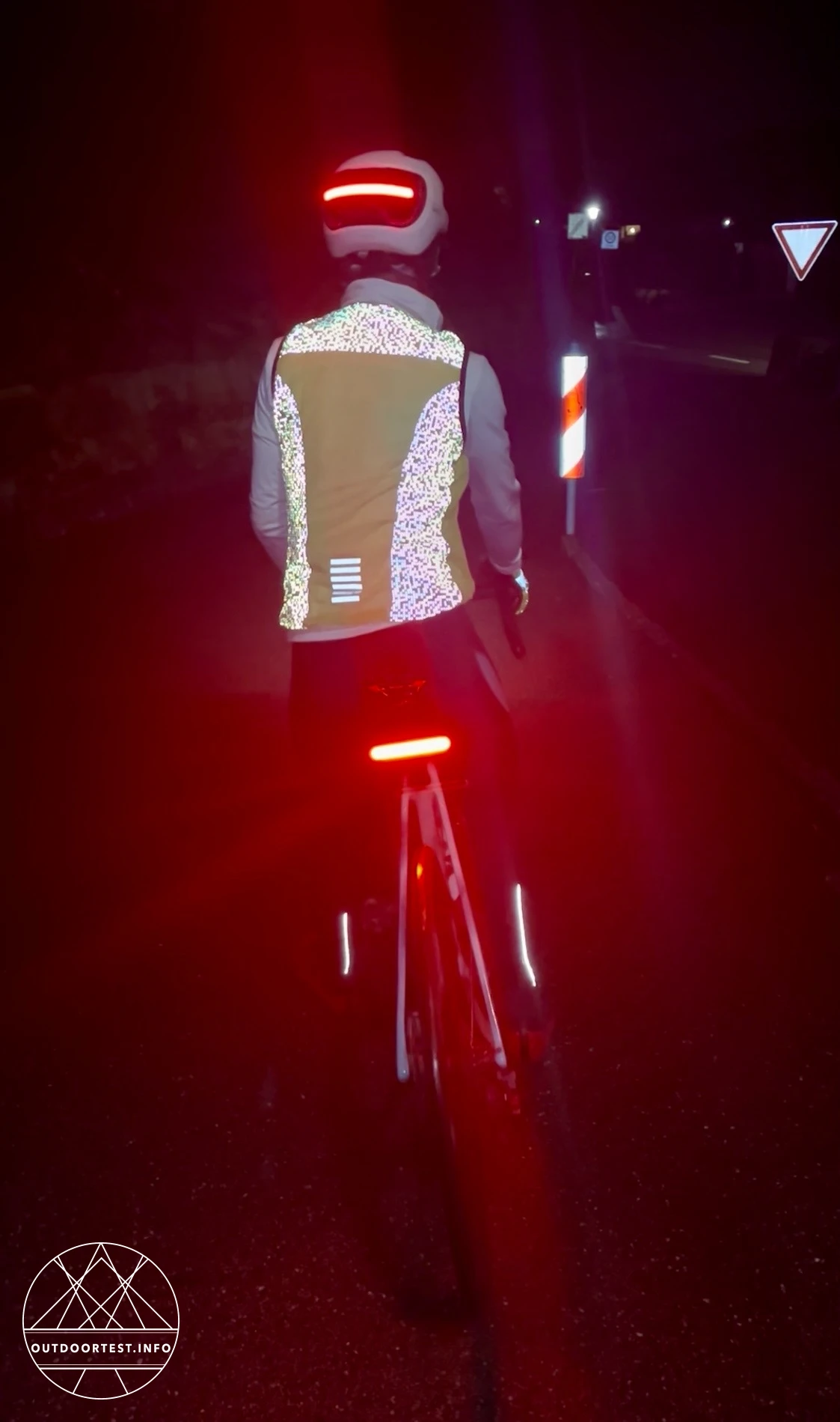 UNIT 1 - Aura Mips Smart-Helm