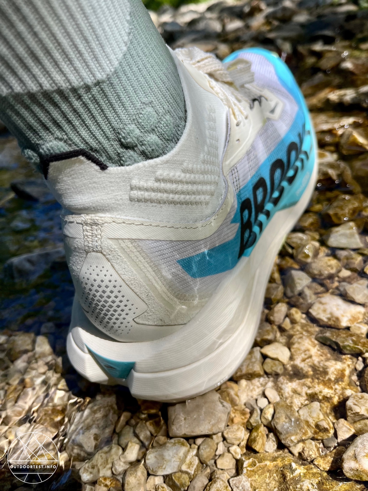 BROOKS Cascadia Elite