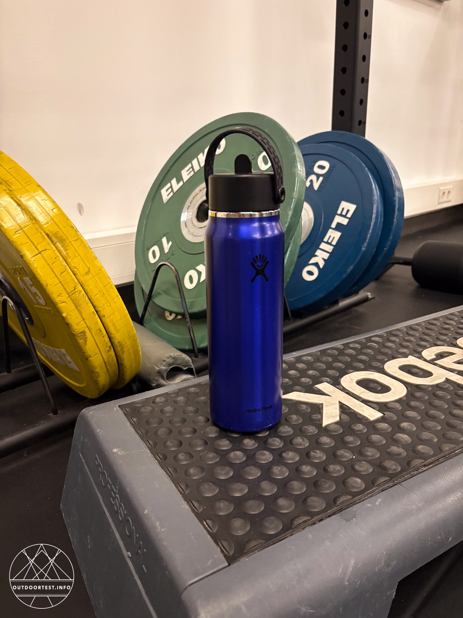 HYDRO FLASK - 32 oz (946 ml) Lightweight Flex Straw Bottle