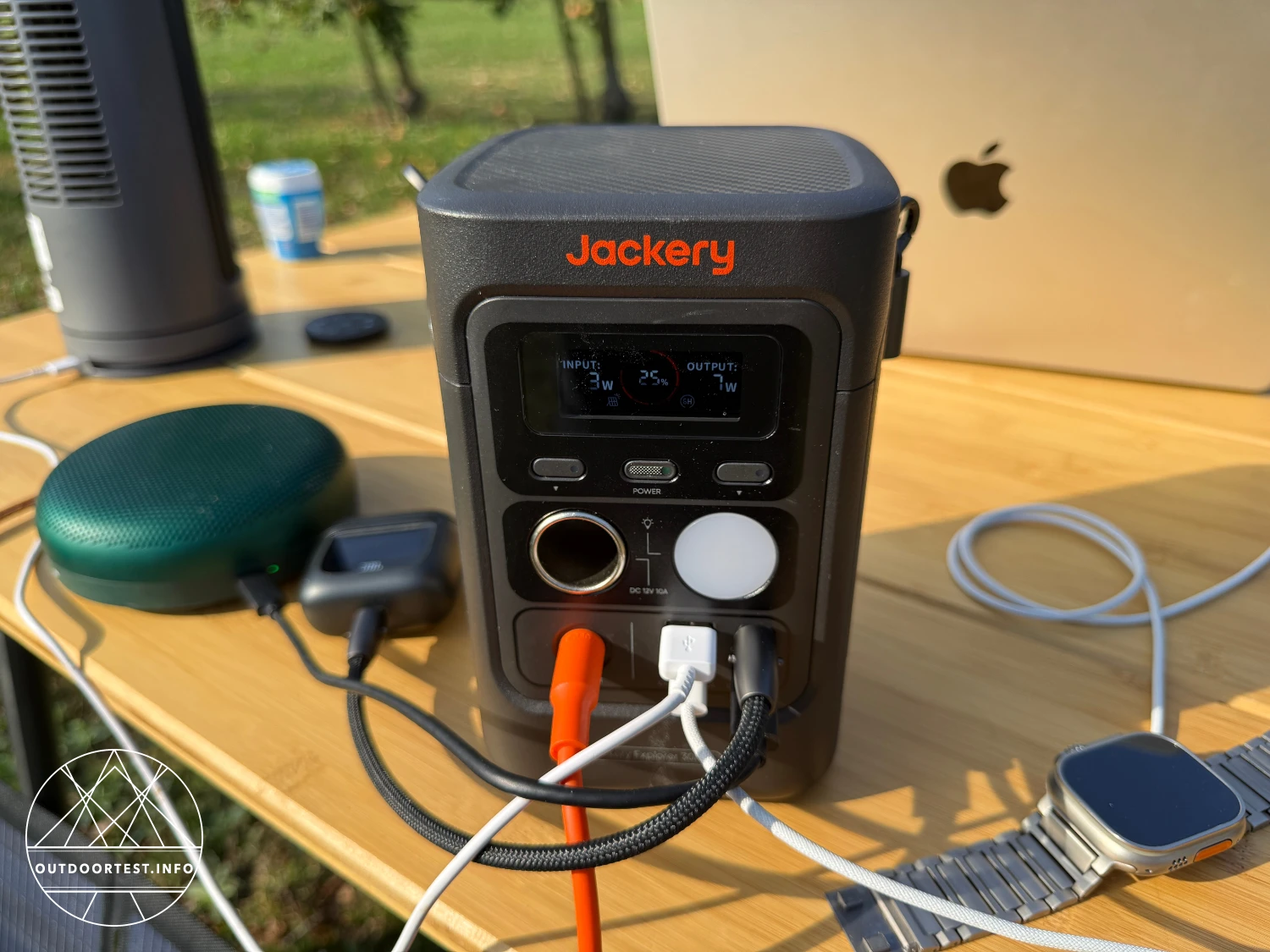 Jackery – Bundle: Explorer 300D + SolarSaga 40 Air