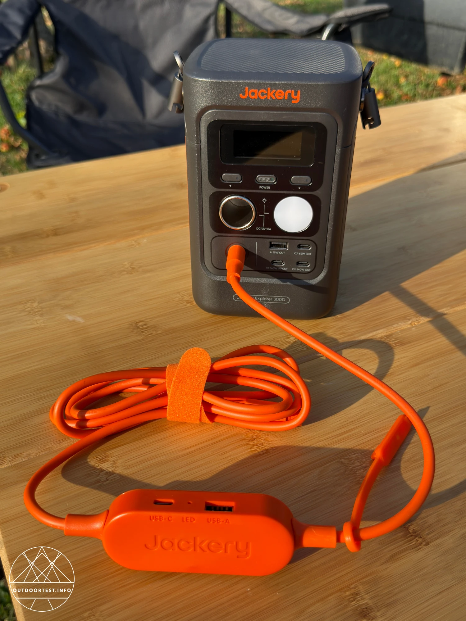 Jackery – Bundle: Explorer 300D + SolarSaga 40 Air