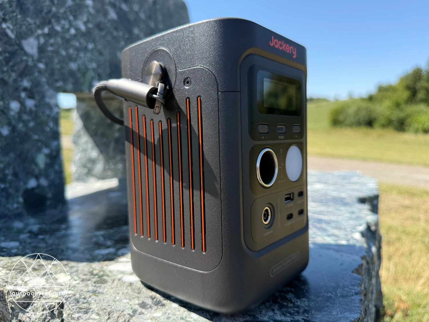 Jackery – Bundle: Explorer 300D + SolarSaga 40 Air