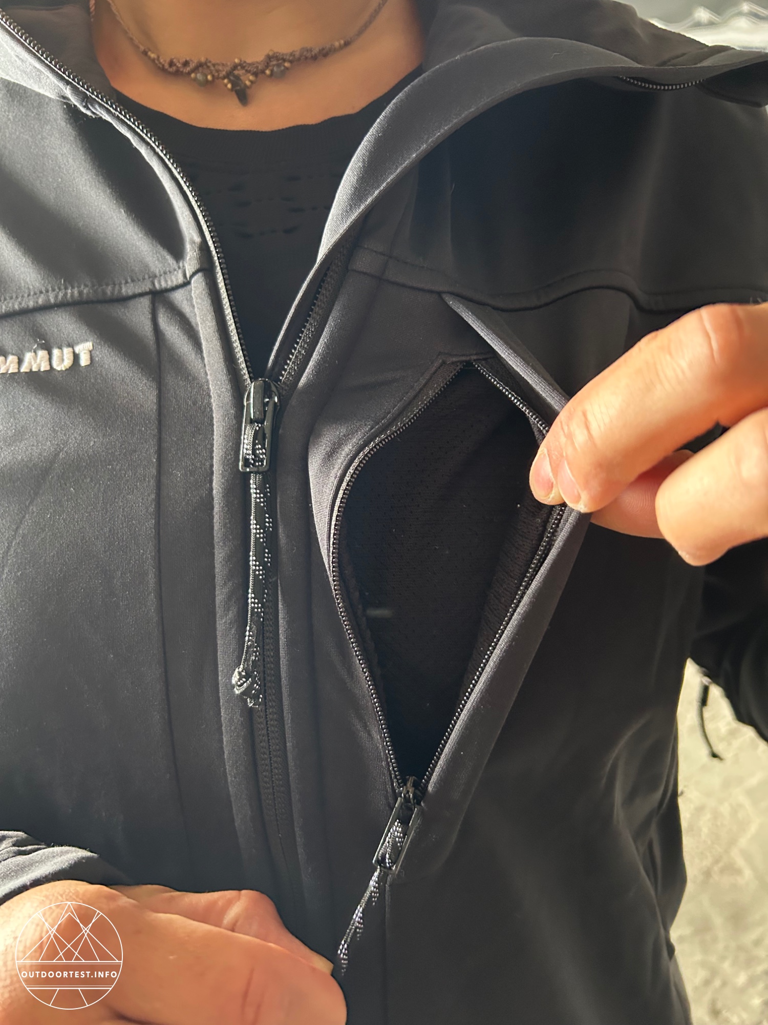 Mammut - Ultimate VIII SO Hooded Jacket Women