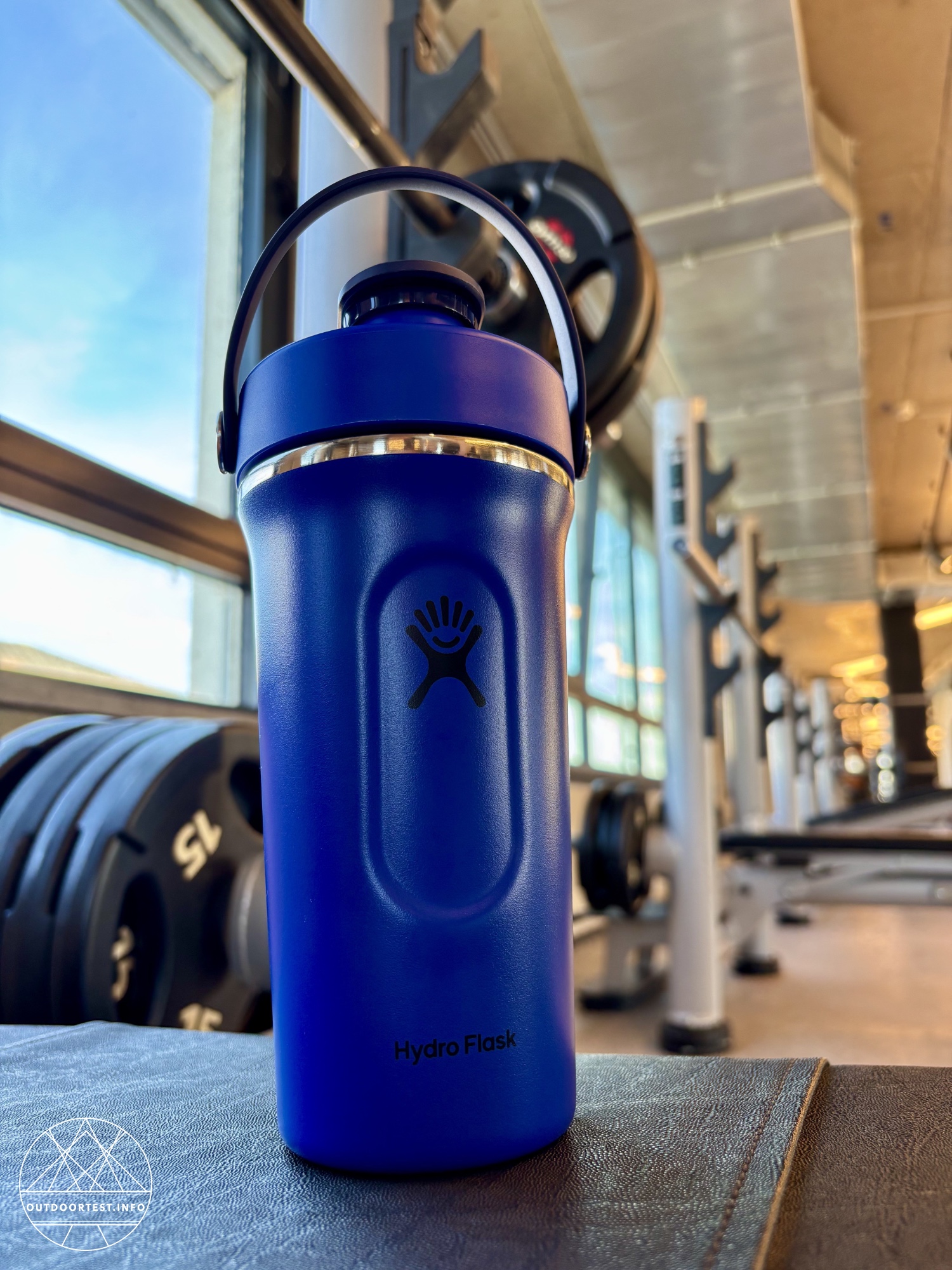 Hydro Flask 24 oz (710 ml) Insulated Shaker Bottle