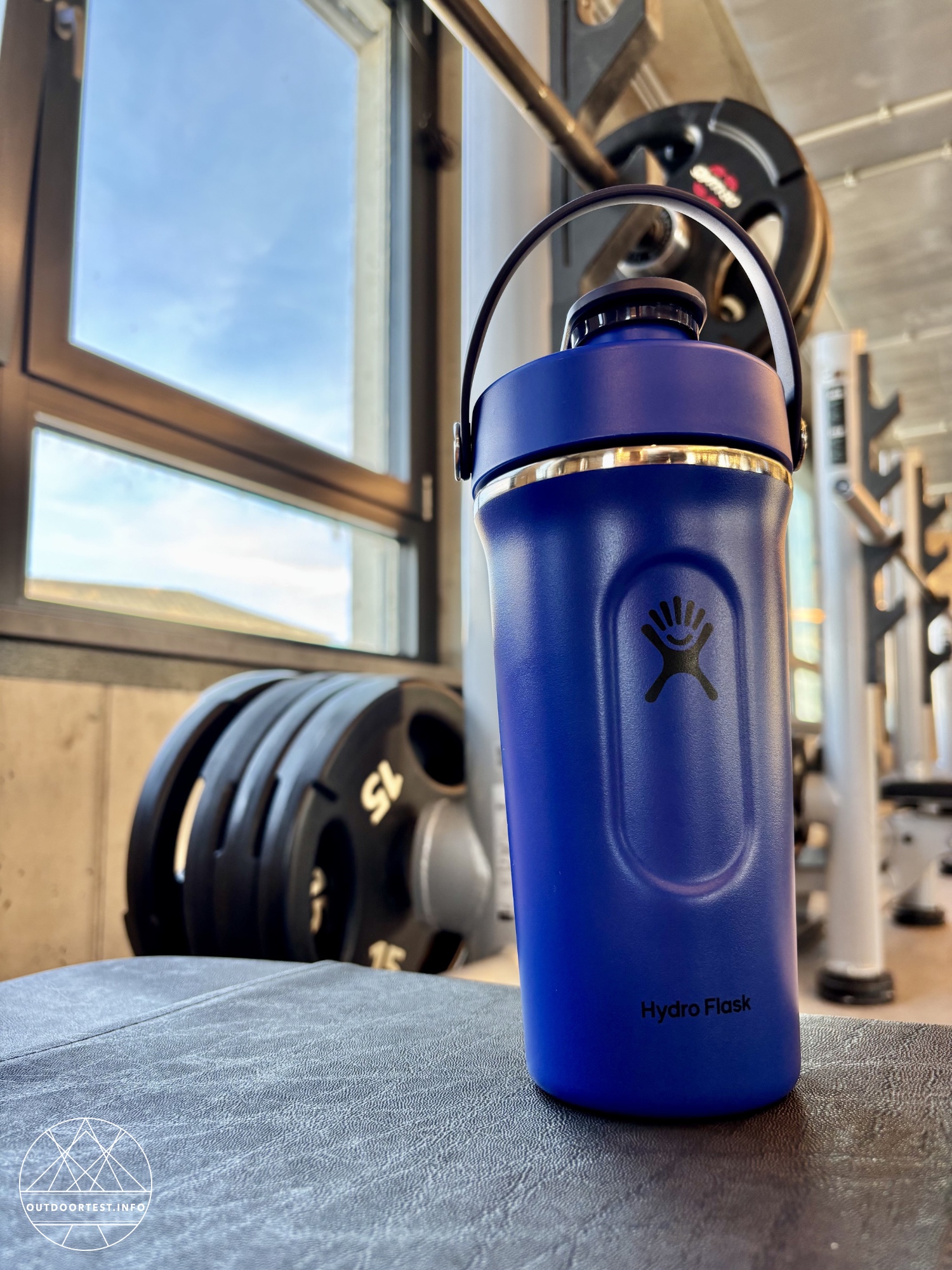 Hydro Flask 24 oz (710 ml) Insulated Shaker Bottle