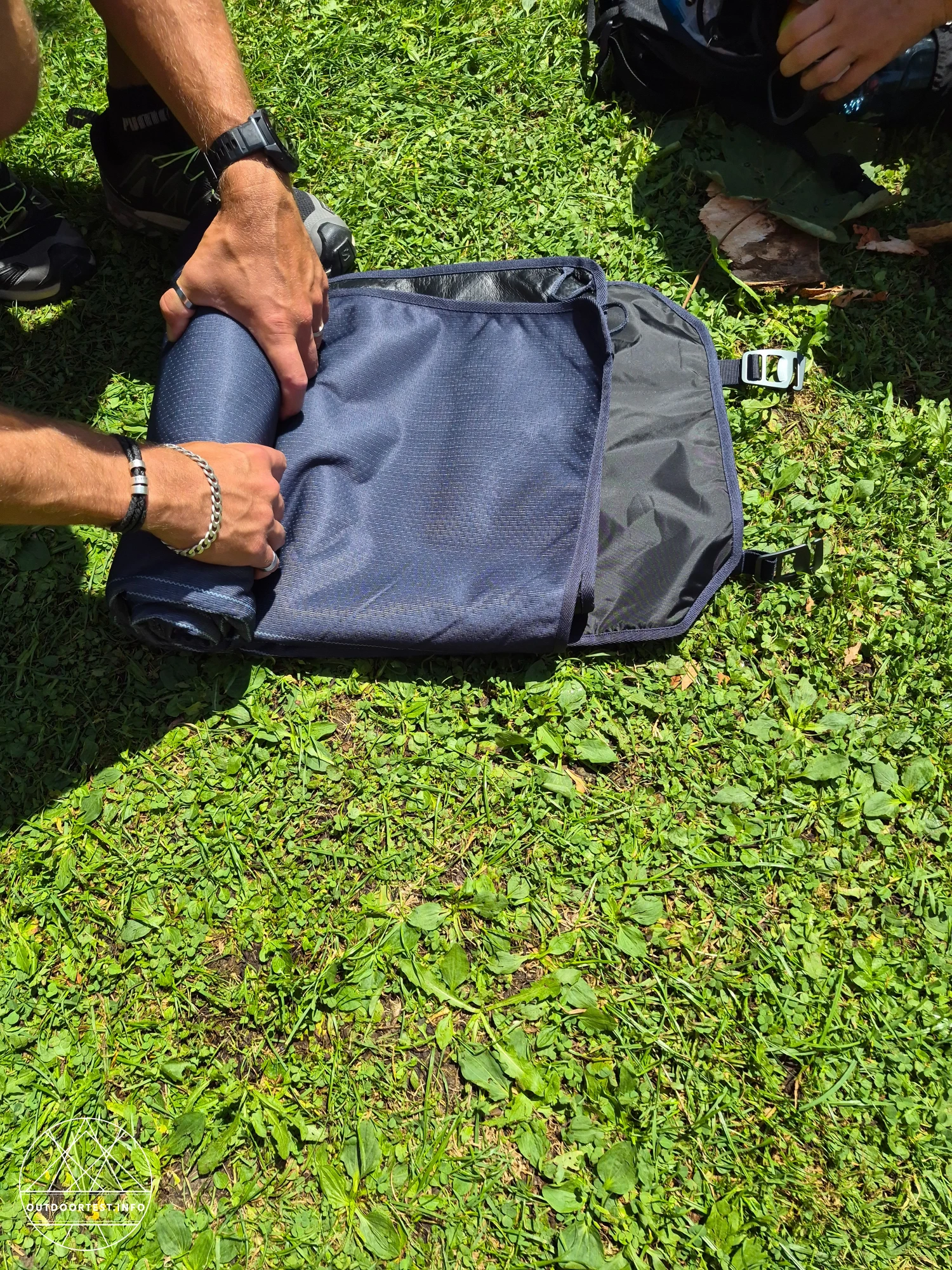 NEMO - Victory™ Patio Waterproof Blanket